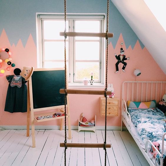 górki namalowane w pokoju dziecięcym